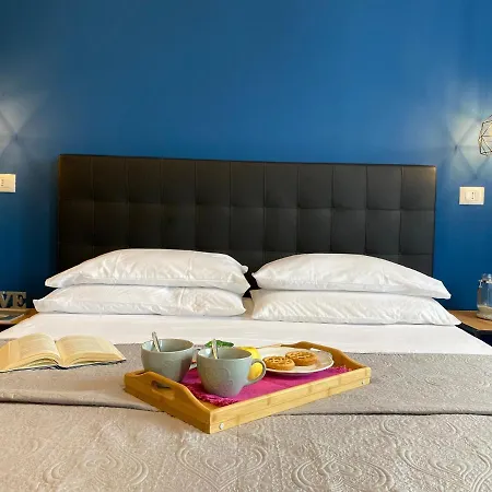 La Casa Di Alan بيت ضيافة 3*